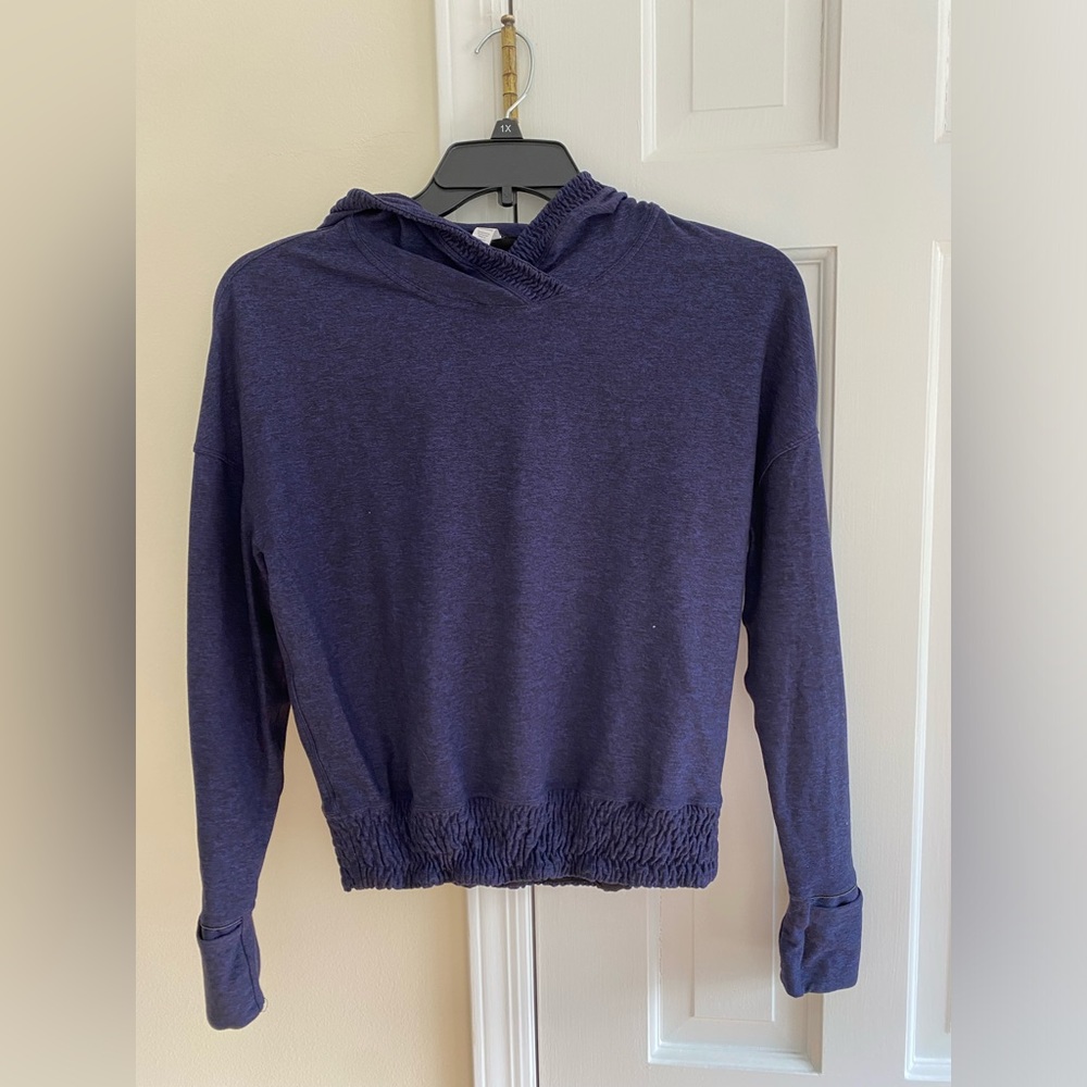 LuLuLemon Athletica long sleeve hoodie pullover lightweight women’s size 4